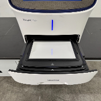 Invitrogen iBright 750 Imaging System image 3